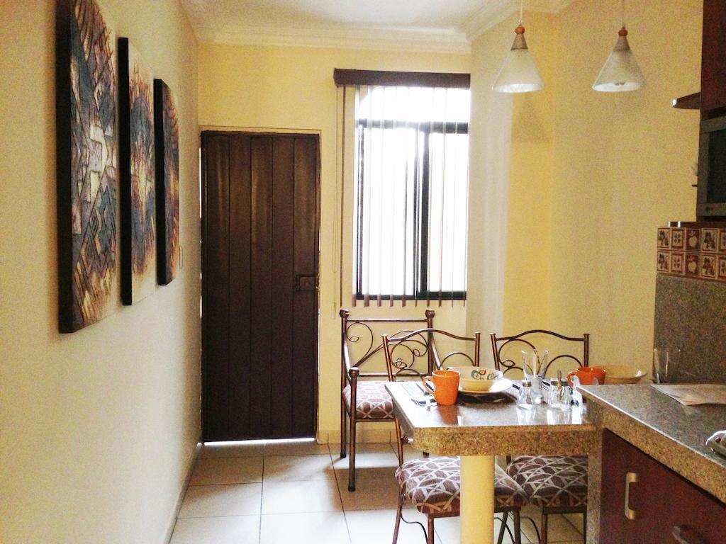El Patio Suites II Guayaquil Rom bilde